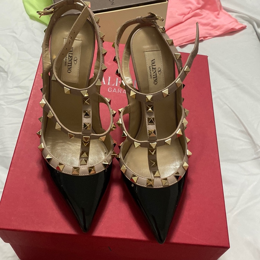 Valentino stud